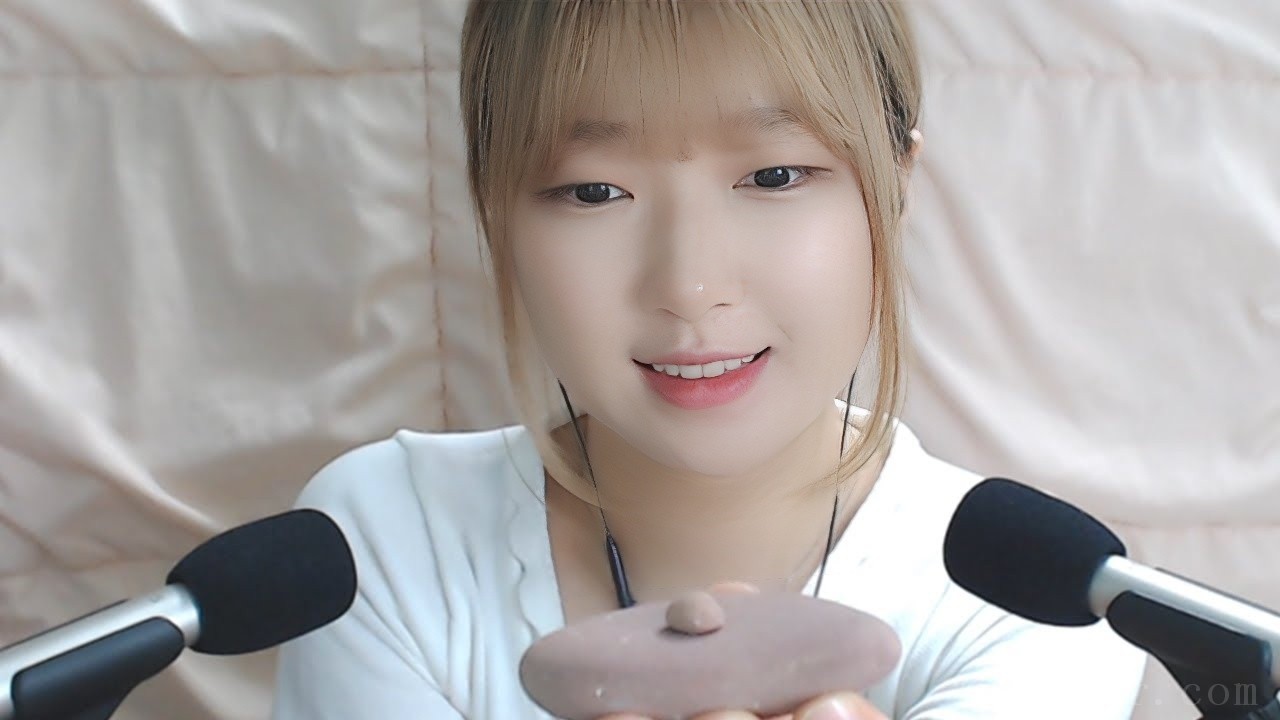 [韩国 ASMR] 耳语和石头的声音嗫き声石の音