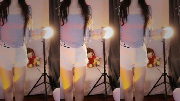 绮夏ASMR-音量调小 不是煮面 注意音量 跳舞视频,很大声.mp4